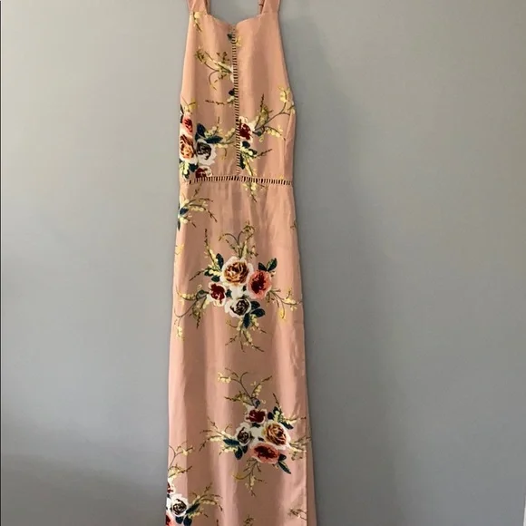 NWT 👑 Floral Backless Maxi - Picture 2 of 4